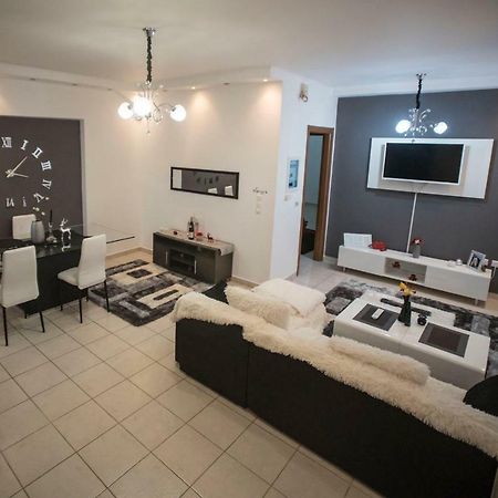 Cristal Apartment Corinth Exterior photo